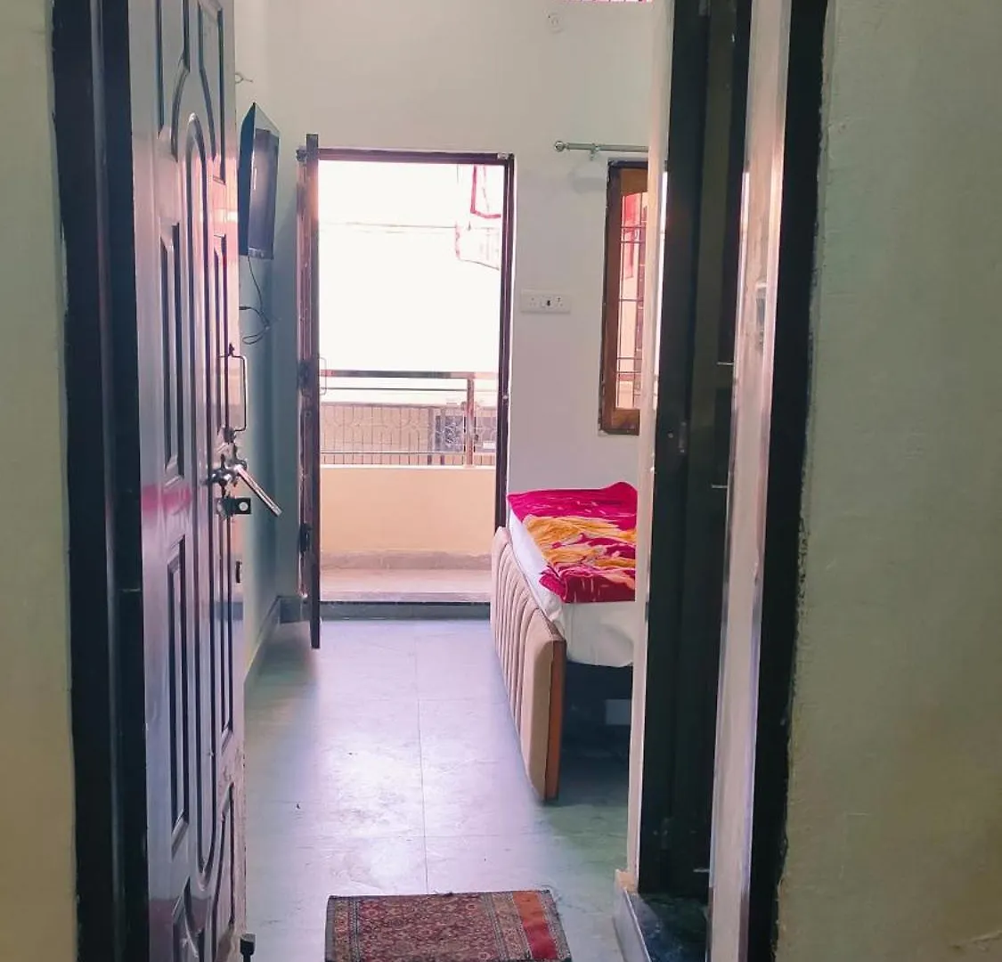 Laxmi Home Stay Varanasi 3*,  India