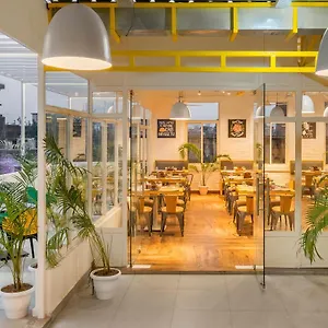 3* Hotel Bedzzz By Leisure Hotels, 1 Km From Dashwasamedh Ghat